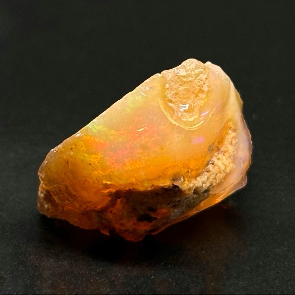 Larva Mexican Fire Opal Specimen Collectible With A Serene Under Scope Pattern